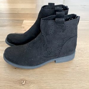 Black flat booties